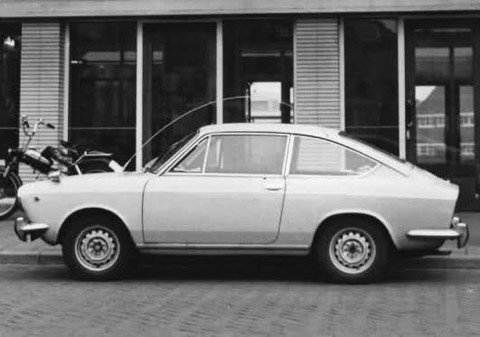 Fiat 850 op straat