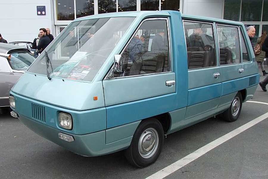 Fiat 850 Bertone visitors bus